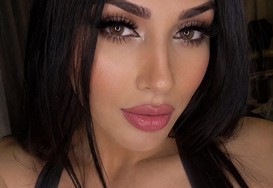 Güzel Gözlü Seyhan Travesti Neşe Bakışı